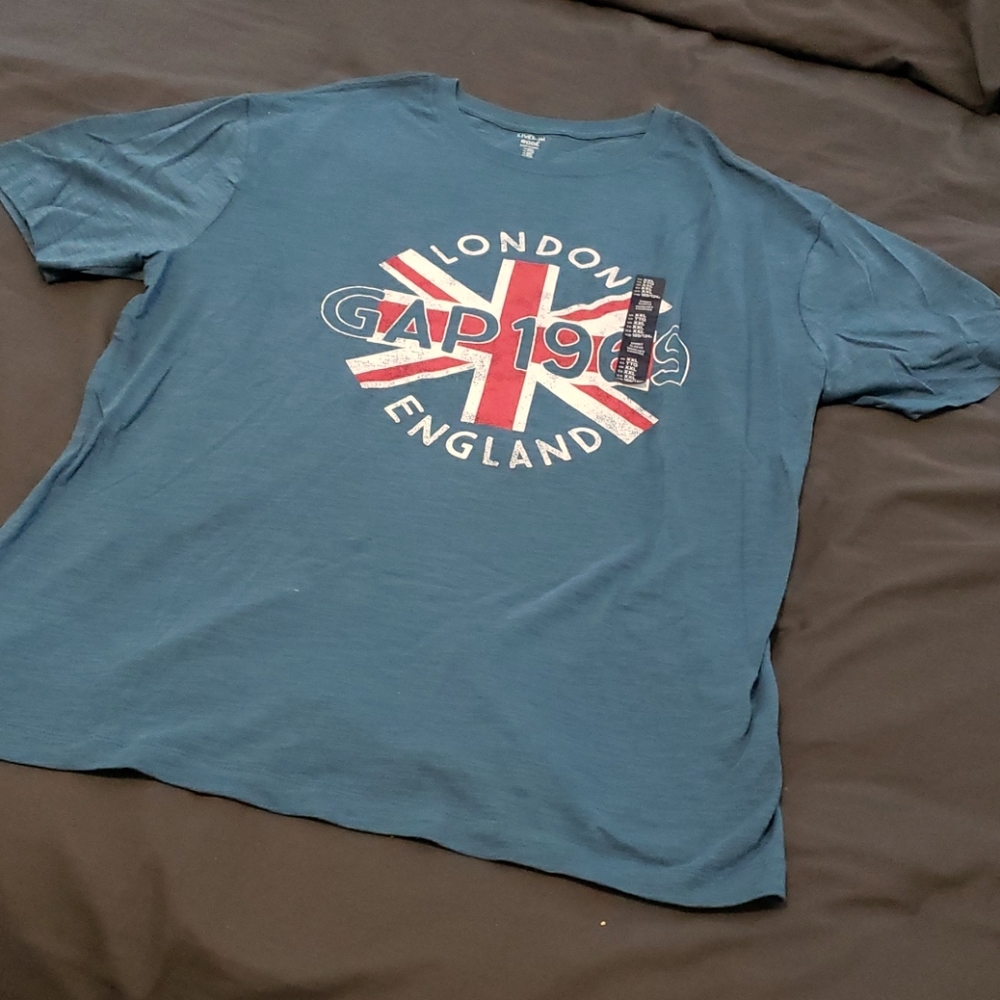 Gap Graphic Tshirt